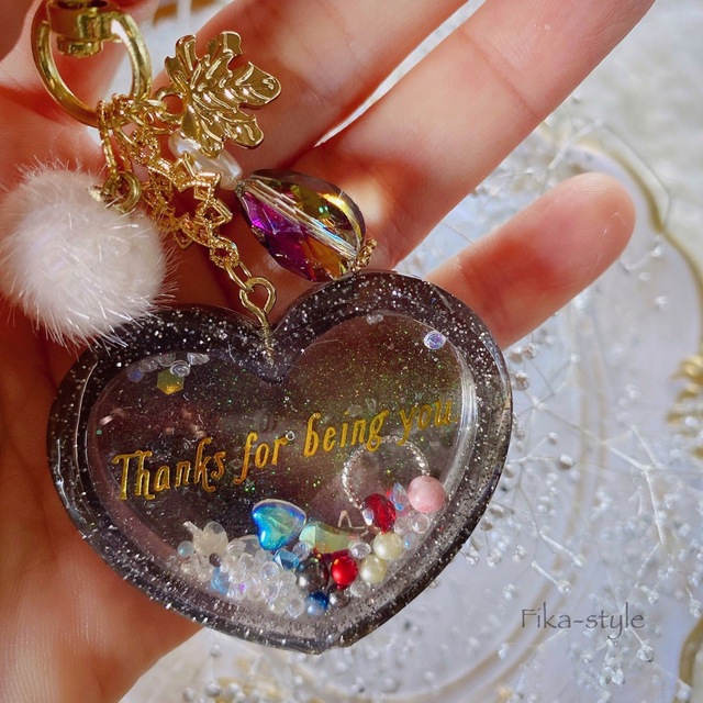 大人可愛い❤︎シャカシャカチャーム✨【Thanks for being you】 ハンドメイドのアクセサリー(キーホルダー/ストラップ)の商品写真