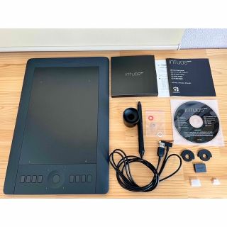 ワコム(Wacom)の【最終値下げ】Wacom Intuos Pro medium PTH-651/K(タブレット)