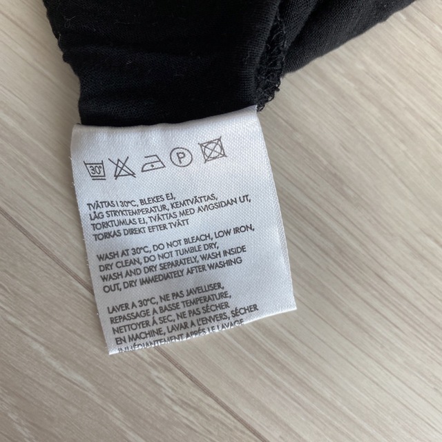 ACNE(アクネ)のアクネ　黒やわらかTシャツ　 レディースのトップス(Tシャツ(半袖/袖なし))の商品写真