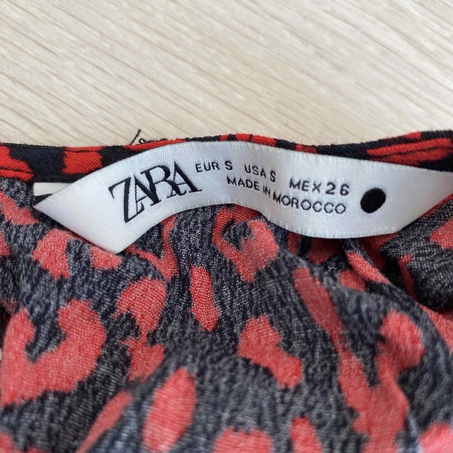 ZARA(ザラ)のザラ　赤豹柄マキシワンピース　 レディースのワンピース(ロングワンピース/マキシワンピース)の商品写真