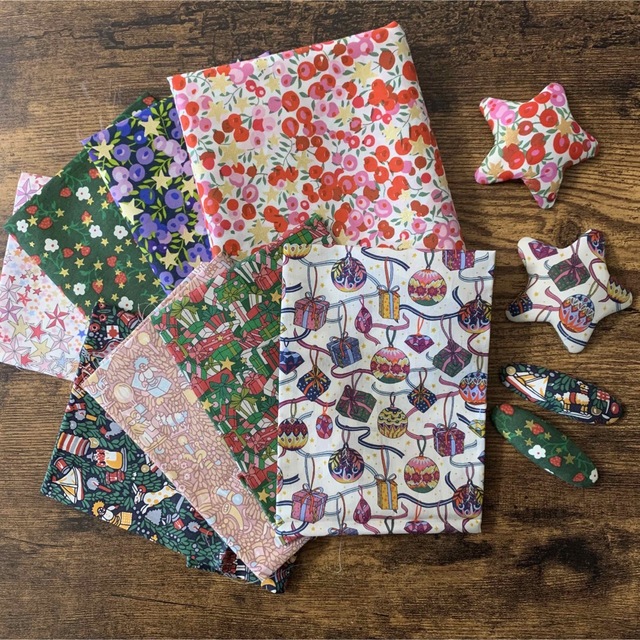 lovelani.com - リバティプリント使用 ハンドメイド 三角パッチンピン ...