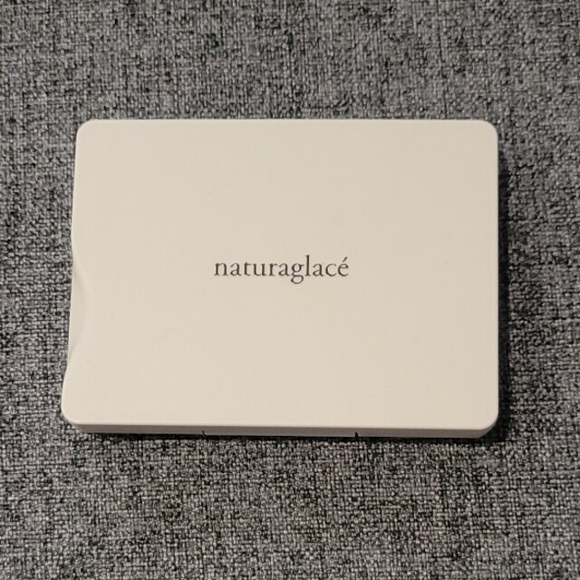 naturaglace(ナチュラグラッセ)のnaturaglace アイブロウパウダー 01 オリーブグレー コスメ/美容のベースメイク/化粧品(パウダーアイブロウ)の商品写真