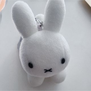 ミッフィー(miffy)のミッフィー　ぬいぐるみパスケース　うさぎ(キャラクターグッズ)