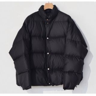 コモリ(COMOLI)のCOMOLI 22AW down jacket 黒　サイズ1(ダウンジャケット)