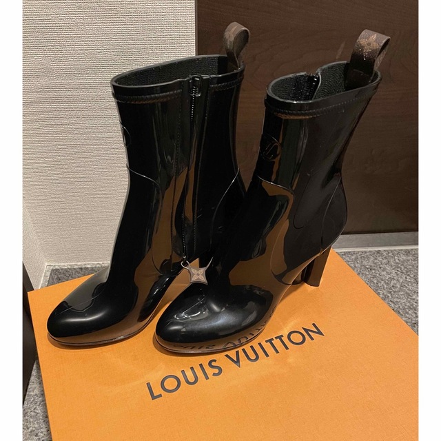 LOUIS VUITTON - 【本日限定価格】LOUIS VUITTON  ブーツ