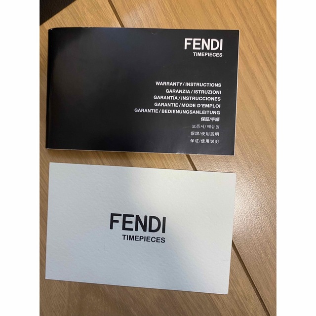 フェンディクラシコラウンド　フェンディ　時計　FENDI 25400L 腕時計