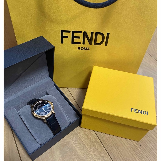 FENDI - フェンディクラシコラウンド　フェンディ　時計　FENDI 25400L 腕時計