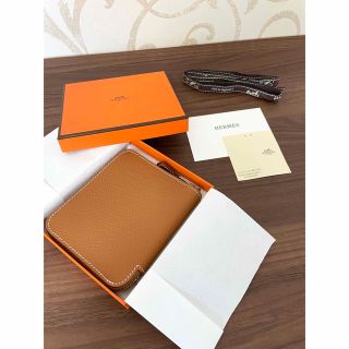 エルメス(Hermes)の人気カラー　エルメス　シルクインコンパクト　ゴールド(財布)