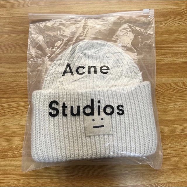 Acne Studios(アクネストゥディオズ)のりんりん様/ Acne studios アクネストゥディオズ ニット帽 ホワイト メンズの帽子(ニット帽/ビーニー)の商品写真