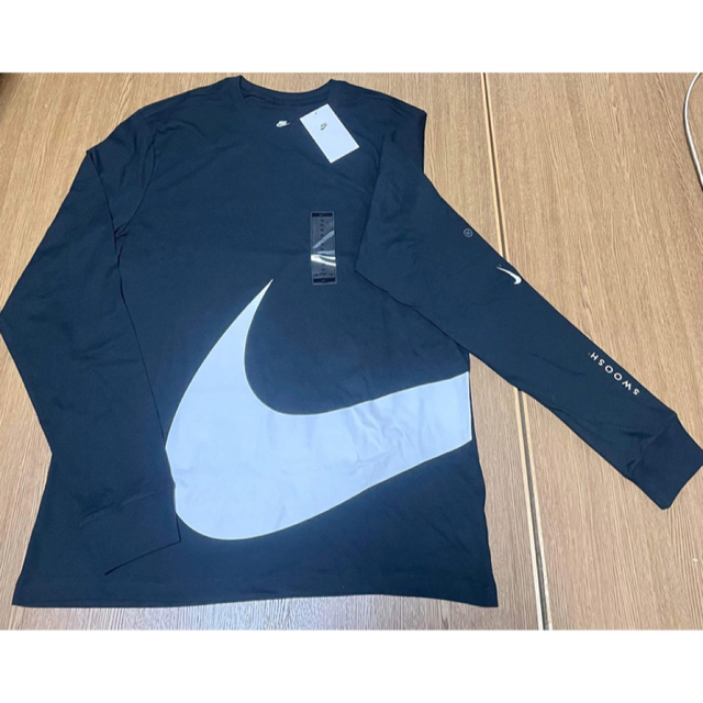 NIKE(ナイキ)の新品 Mサイズ ナイキ NIKE メンズ　ビッグスウッシュ　ロンT 長袖Tシャツ メンズのトップス(Tシャツ/カットソー(七分/長袖))の商品写真