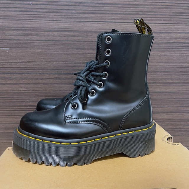 Dr.Martens(ドクターマーチン)の【kanna 様専用✨】ドクターマーチン厚底8ホール レディースの靴/シューズ(ブーツ)の商品写真