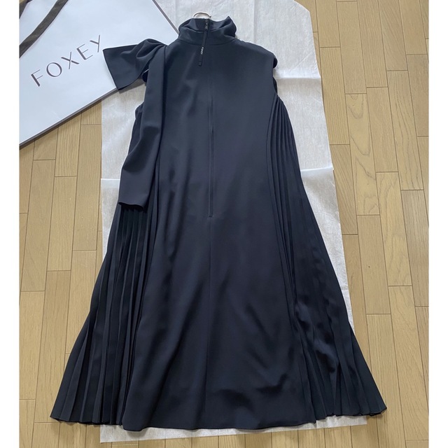 FOXEY(フォクシー)のフォクシー　Elara Dress 40 レディースのワンピース(ひざ丈ワンピース)の商品写真