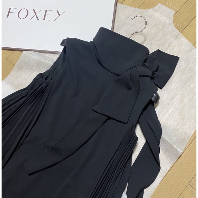 FOXEY(フォクシー)のフォクシー　Elara Dress 40 レディースのワンピース(ひざ丈ワンピース)の商品写真