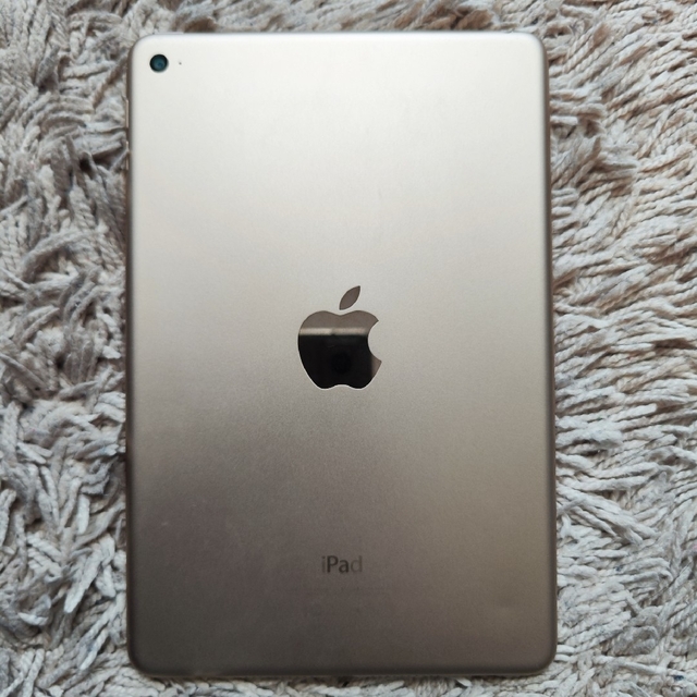 iPad(アイパッド)のipad mini4 64GB ゴールド スマートカバー付 スマホ/家電/カメラのPC/タブレット(タブレット)の商品写真