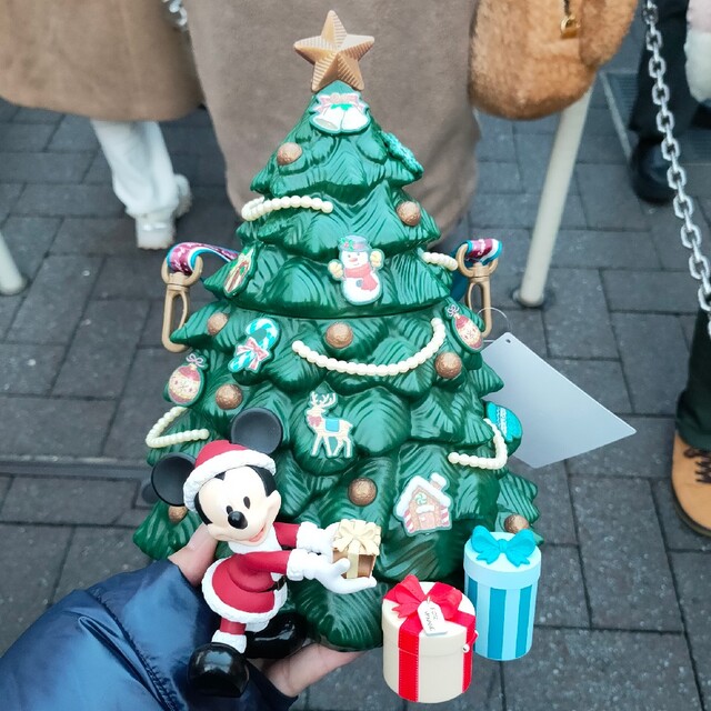 Disney(ディズニー)のディズニー　ポップコーンバケット　クリスマスツリー エンタメ/ホビーのおもちゃ/ぬいぐるみ(キャラクターグッズ)の商品写真