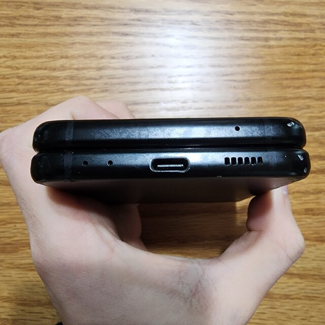 Samsung Galaxy Z Flip3 Phantom Black US版 スマホ/家電/カメラのスマートフォン/携帯電話(スマートフォン本体)の商品写真