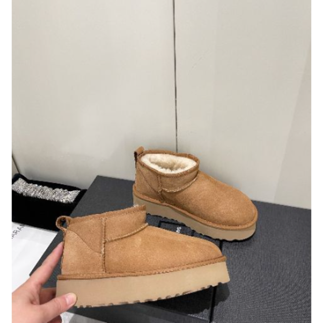 定価 UGG クラシック ウルトラミニ プラットフォーム23.5cm