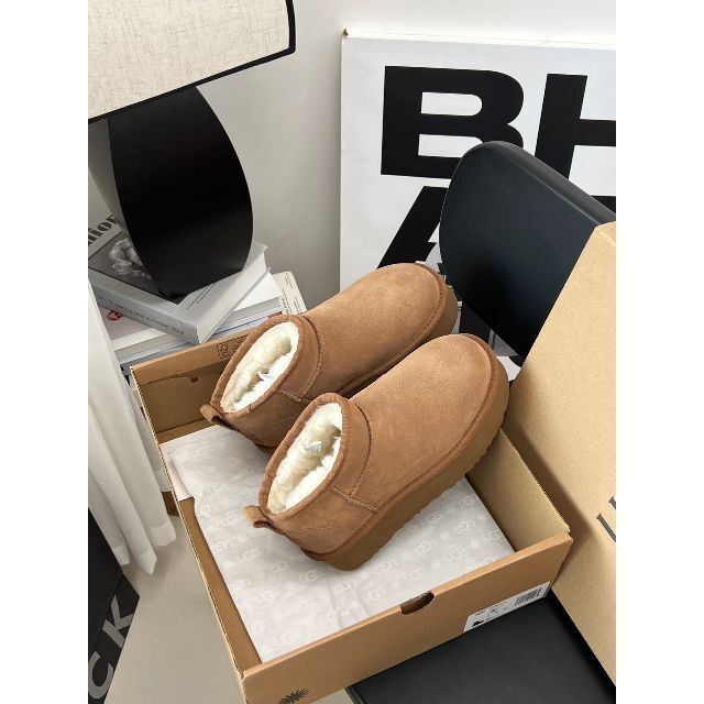 保証1年 新品未使用UGG新色ドリフトウッド24㎝クラッシックウルトラ