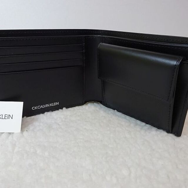 【新品/本物】Calvin Klein（カルバン・クライン）折財布/紺