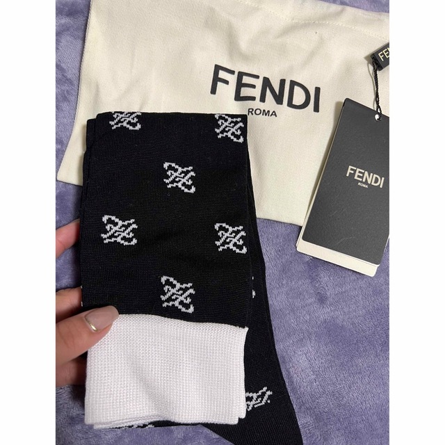 FENDI(フェンディ)のFENDI フェンディ　総ロゴ　ハイソックス　エンリケ着用 レディースの靴/シューズ(サンダル)の商品写真
