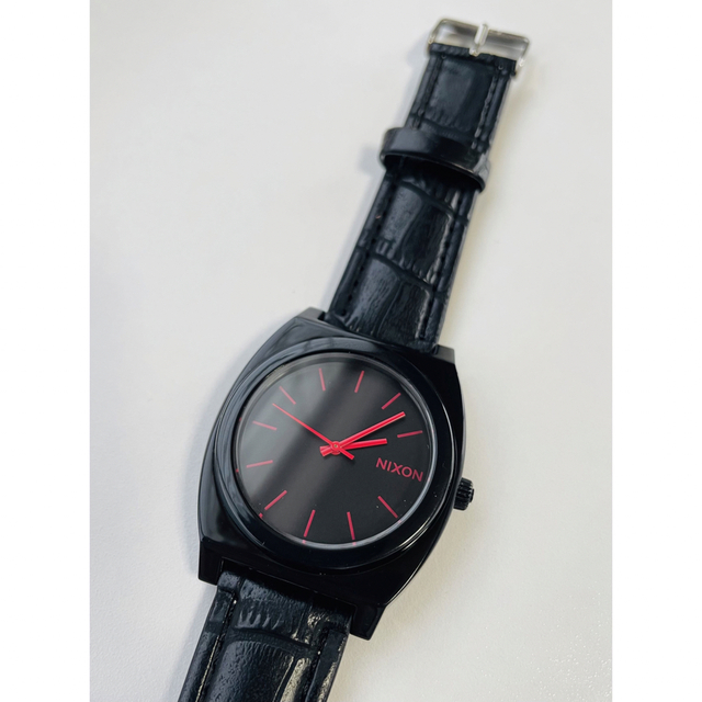 【電池・ベルト新品の美品】NIXONのTIME TELLER  P 黒×ピンク！