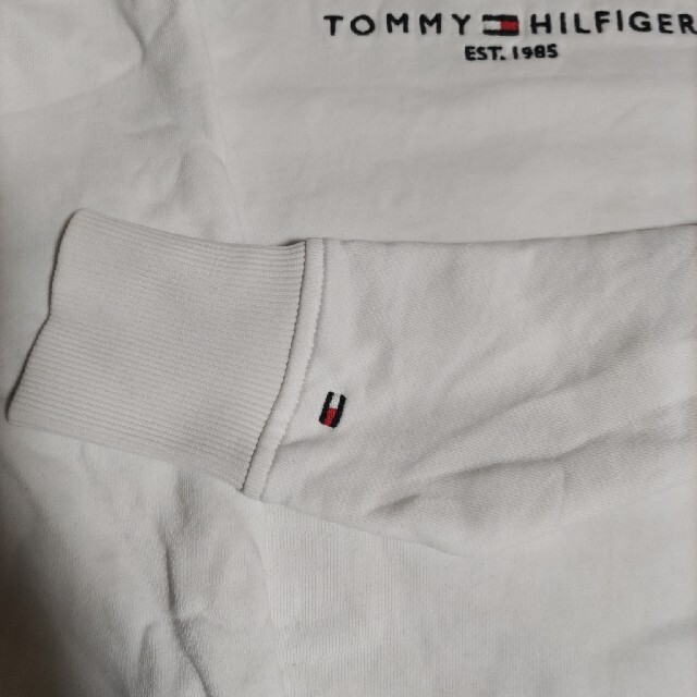 TOMMY HILFIGER(トミーヒルフィガー)のトミーヒルフィガー　スウェット　ロゴ　トレーナー　レディース　XS　ホワイト レディースのトップス(トレーナー/スウェット)の商品写真