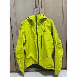 ARC'TERYX(マウンテンパーカー ・ イエロー/黄色系)のフリマ ARC'TERYX(マウンテンパーカー ・ イエロー/黄色系)のフリマ