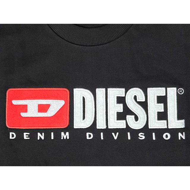 DIESEL(ディーゼル)のDIESEL  新品未使用　XXL　スウェット　ビッグサイズ　黒　ディーゼル メンズのトップス(スウェット)の商品写真