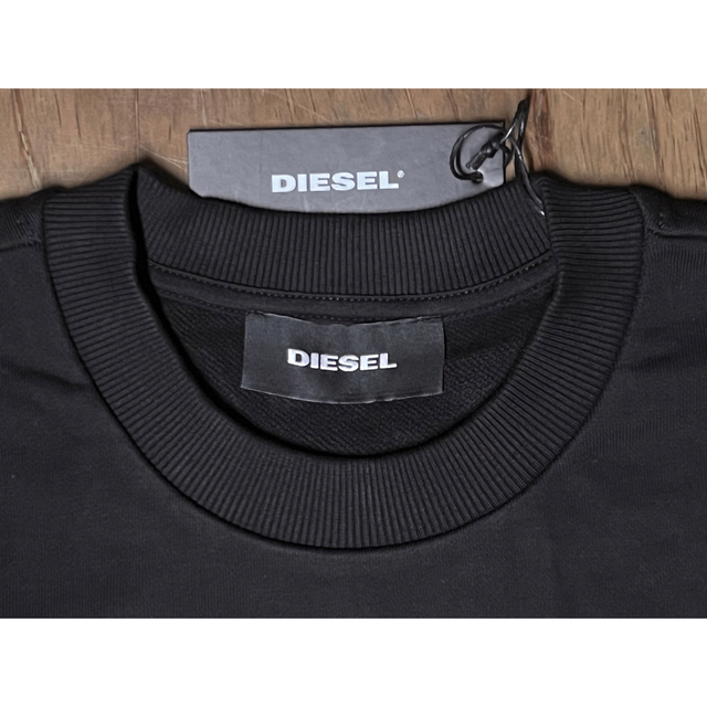 DIESEL(ディーゼル)のDIESEL  新品未使用　XXL　スウェット　ビッグサイズ　黒　ディーゼル メンズのトップス(スウェット)の商品写真