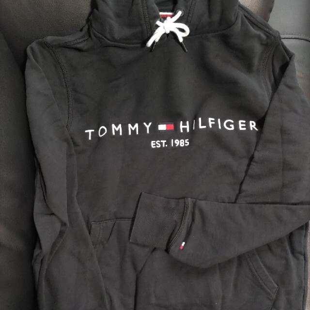 TOMMY HILFIGER(トミーヒルフィガー)のTOMMY HILFIGER　ロゴフリース　フーディー　パーカー　S　ブラック レディースのトップス(パーカー)の商品写真