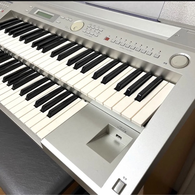 ヤマハ(ヤマハ)のYAMAHA ELB -01 エレクトーン　13年製　ヤマハ　椅子付　動作確認済 楽器の鍵盤楽器(エレクトーン/電子オルガン)の商品写真