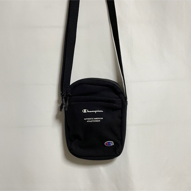 Champion(チャンピオン)のchampion チャンピオン　ミニサコッシュ　ショルダーバッグ　黒　ブラック メンズのバッグ(ショルダーバッグ)の商品写真