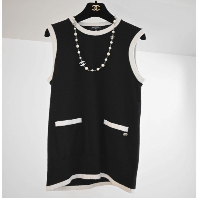 【おトク】 CHANEL ★CHANEL★極美品★カシミヤ100★CCチャーム★チュニック★ベスト - ベスト/ジレ 【おトク】 CHANEL ★CHANEL★極美品★カシミヤ100★CCチャーム★チュニック★ベスト - ベスト/ジレ
