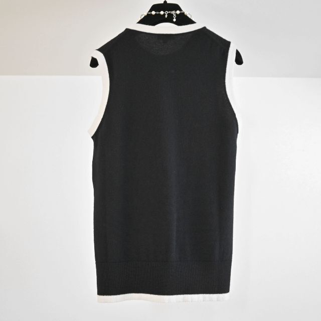 【おトク】 CHANEL ★CHANEL★極美品★カシミヤ100★CCチャーム★チュニック★ベスト - ベスト/ジレ 【おトク】 CHANEL ★CHANEL★極美品★カシミヤ100★CCチャーム★チュニック★ベスト - ベスト/ジレ