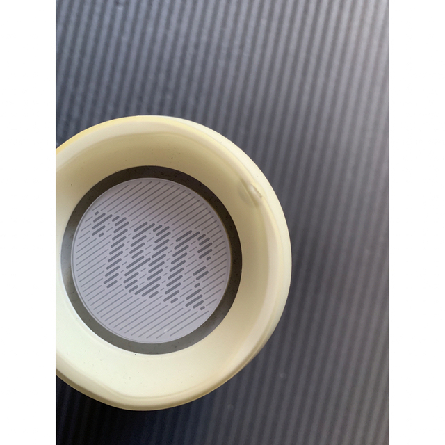 JBL FLIP4 WHITE Bluetoothスピーカー防水 スマホ/家電/カメラのオーディオ機器(スピーカー)の商品写真