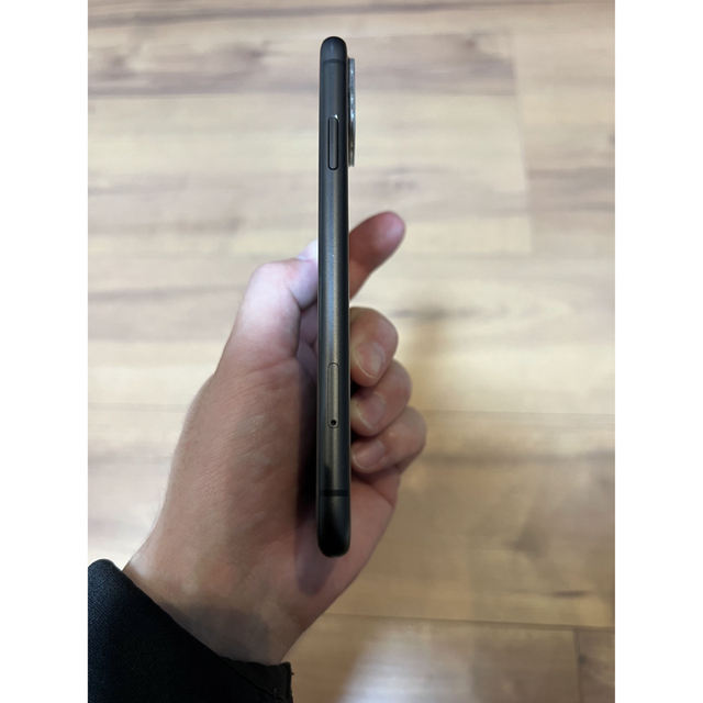 iPhone(アイフォーン)のiPhone 11 ブラック 128 GB SIMフリー　ジャンク スマホ/家電/カメラのスマートフォン/携帯電話(スマートフォン本体)の商品写真