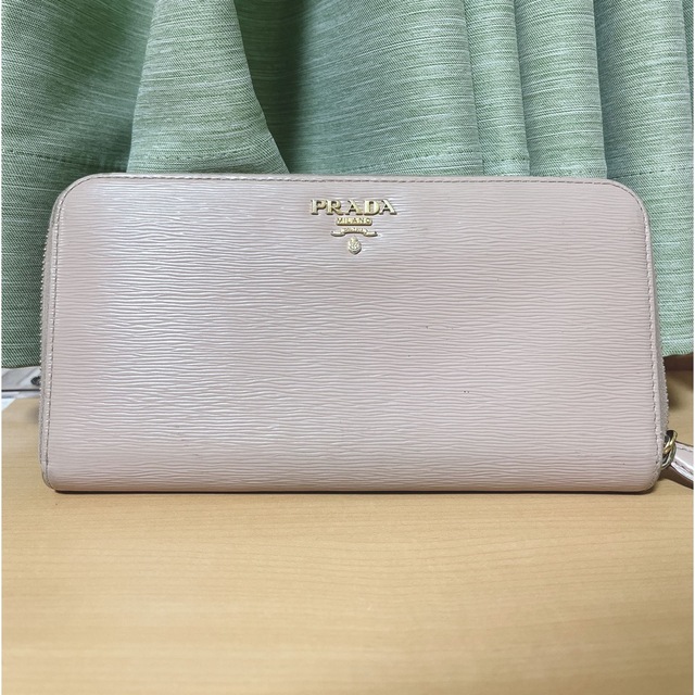 PRADA(プラダ)のPRADA 長財布　財布　正規品 レディースのファッション小物(財布)の商品写真