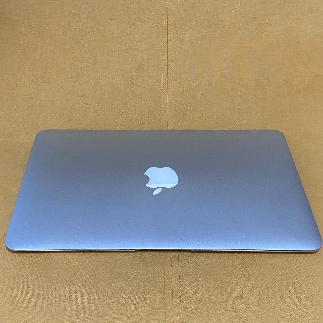 Apple(アップル)の[綺麗 美品]MacBook Air 11inch Model No:A1465 スマホ/家電/カメラのPC/タブレット(ノートPC)の商品写真