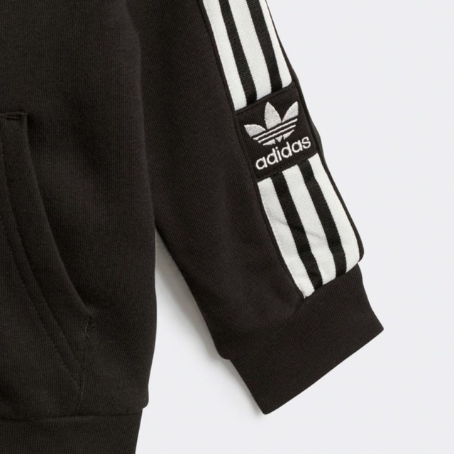 adidas(アディダス)の新品！adidas アディダス セットアップ♡ キッズ/ベビー/マタニティのキッズ服女の子用(90cm~)(Tシャツ/カットソー)の商品写真