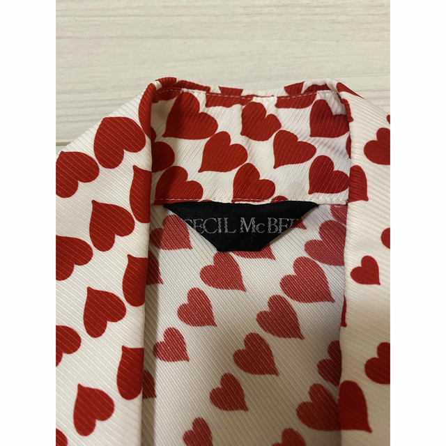 CECIL McBEE(セシルマクビー)のセシルマクビー♥︎ハート柄シャツ♥︎レディース レディースのトップス(シャツ/ブラウス(長袖/七分))の商品写真