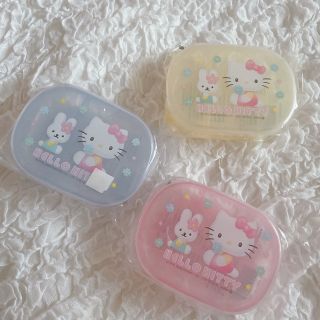 ハローキティ - *キティちゃん ミニお弁当箱 3色*の通販 by プロフ ...
