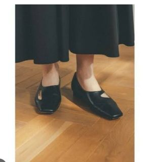 クラネ(CLANE)の【新品未使用】CLANE ASYMMETRY HOLE FLAT SHOES(ハイヒール/パンプス)