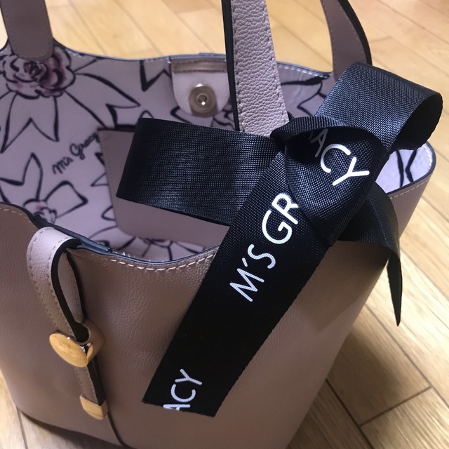 M'S GRACY(エムズグレイシー)のエムズグレイシー♡ピンクのカメリア柄トートバッグ　カメリア未使用 レディースのバッグ(トートバッグ)の商品写真