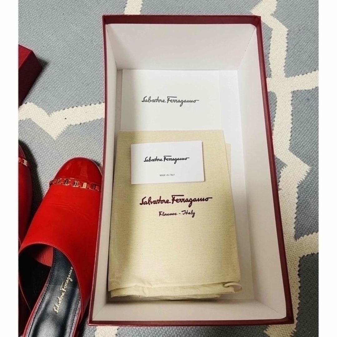 Salvatore Ferragamo(サルヴァトーレフェラガモ)の新品　未使用　フェラガモ　スリッパ　サンダル　ミュール レディースの靴/シューズ(ミュール)の商品写真