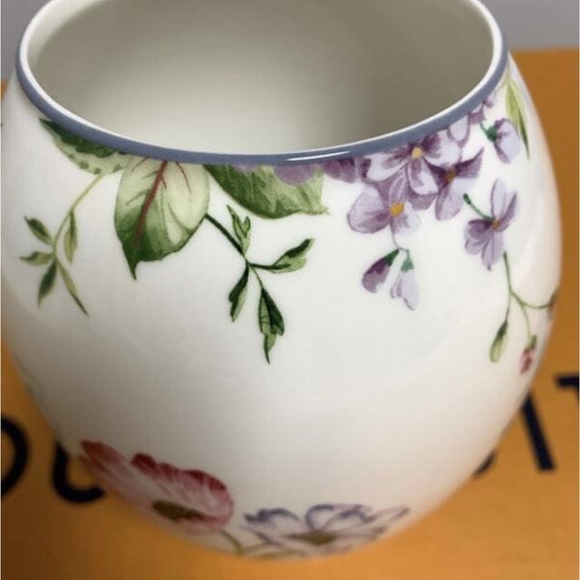 WEDGWOOD(ウェッジウッド)のウェッジウッド   花瓶　OPHELIA 新品　再値下げ インテリア/住まい/日用品のインテリア小物(花瓶)の商品写真