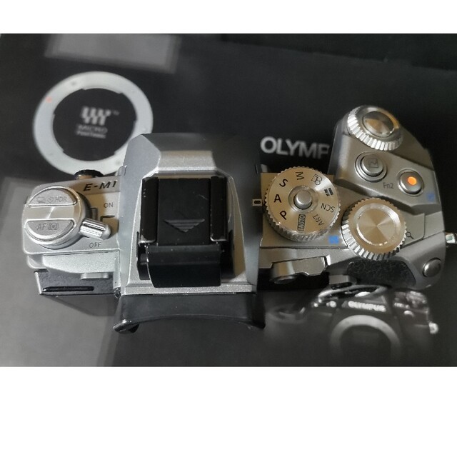 OLYMPUS OM-D E-M1 ボディキャップレンズセット SL スマホ/家電/カメラのカメラ(ミラーレス一眼)の商品写真