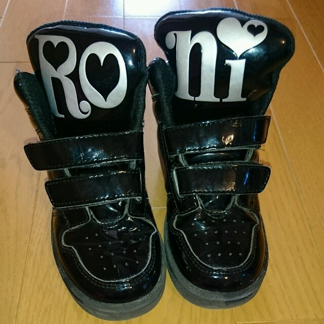 RONI(ロニィ)のRONIダンスシューズ16㎝ キッズ/ベビー/マタニティのキッズ靴/シューズ(15cm~)(スニーカー)の商品写真