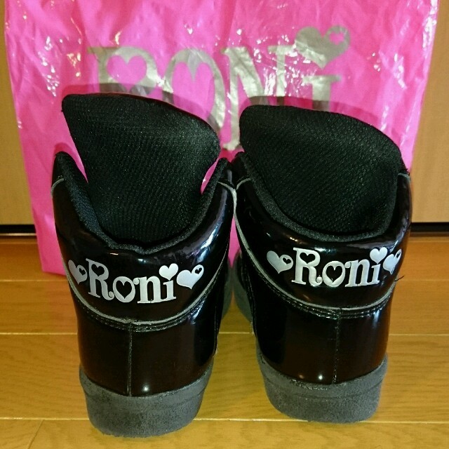 RONI(ロニィ)のRONIダンスシューズ16㎝ キッズ/ベビー/マタニティのキッズ靴/シューズ(15cm~)(スニーカー)の商品写真