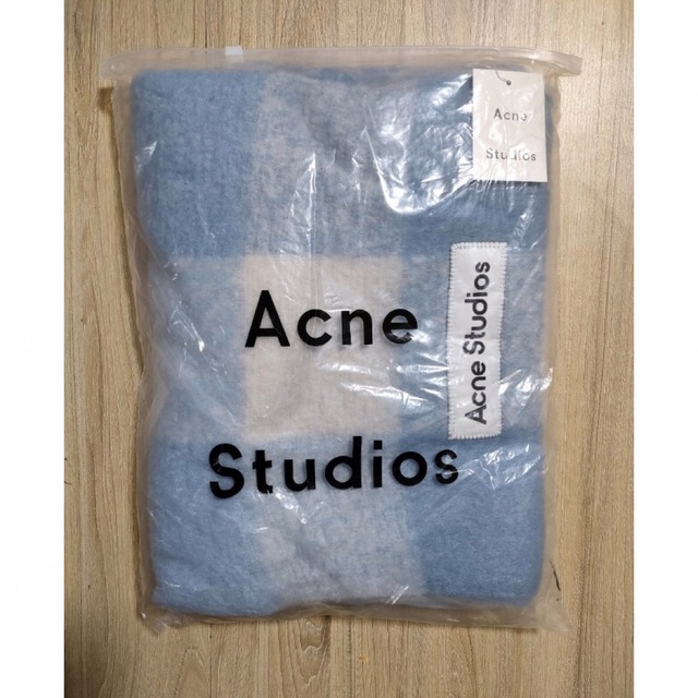 Acne Studios(アクネストゥディオズ)の限定1点限り❣️ Acne Studios マフラー 大判サイズ ブルー系 レディースのファッション小物(マフラー/ショール)の商品写真