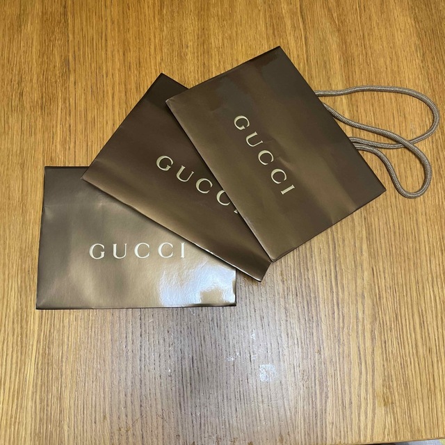 Gucci(グッチ)のGUCCI 紙袋3枚 レディースのバッグ(ショップ袋)の商品写真